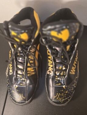 Retro Wu Tang Sz. 10 Black/Yellow Mens Athletic Sneakers